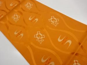 立涌に抽象模様織出し名古屋帯